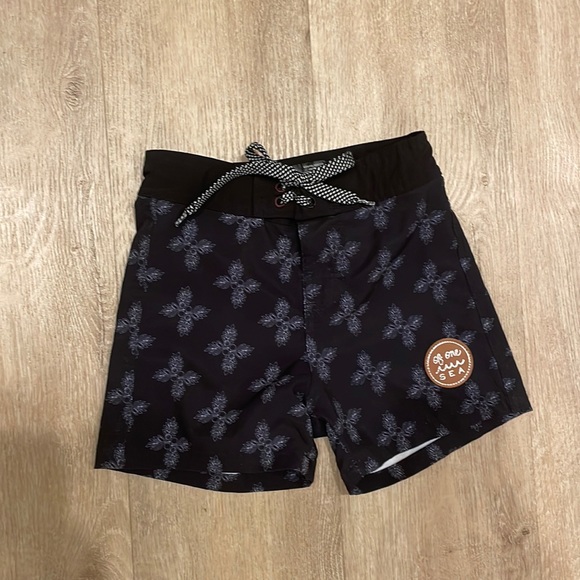 Of One Sea Black boardshorts - Picture 1 of 4